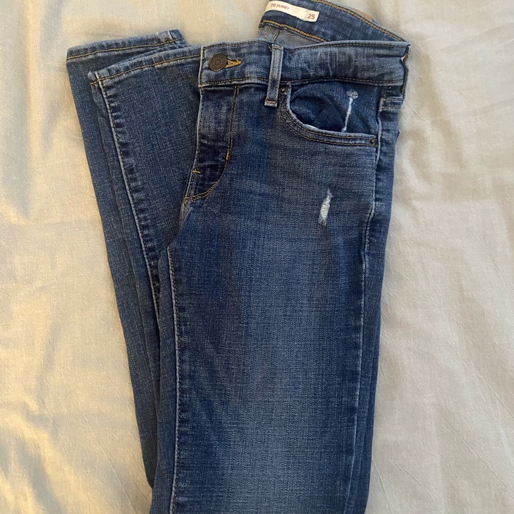 Levi's Blue Skinny Jeans with Classic Style